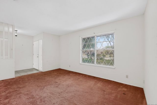 5215 Village Row, San Antonio, TX 78218