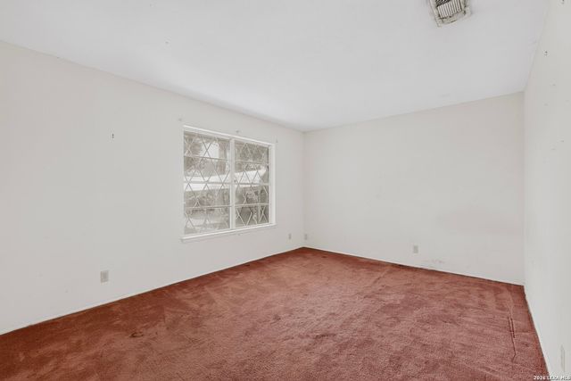 5215 Village Row, San Antonio, TX 78218