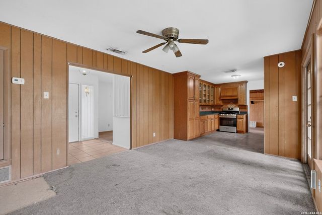 5215 Village Row, San Antonio, TX 78218