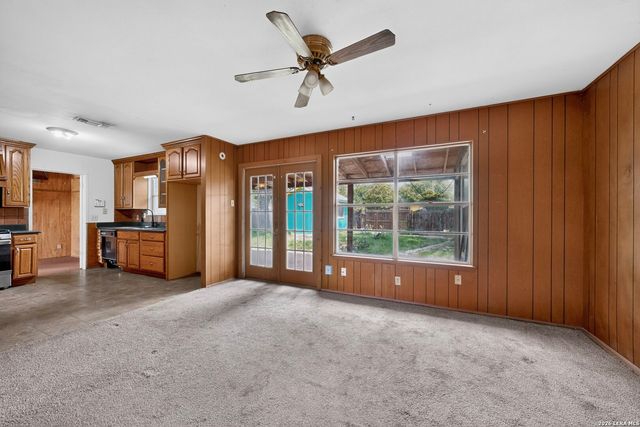5215 Village Row, San Antonio, TX 78218