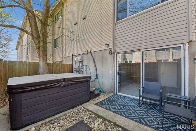 835 Lilybud Court, Ballwin, MO 63011