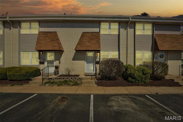 835 Lilybud Court, Ballwin, MO 63011