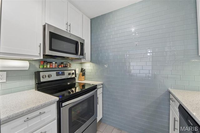 835 Lilybud Court, Ballwin, MO 63011