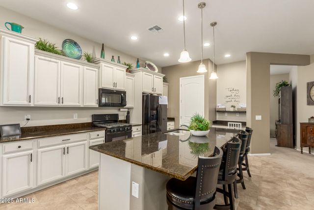 41626 W HARVEST MOON Drive, Maricopa, AZ 85138