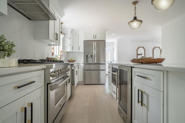 7 Blue Fin, Mashpee, MA 02649