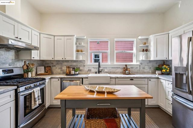 1054 54th St., Oakland, CA 94608