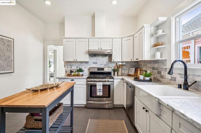 1054 54th St., Oakland, CA 94608