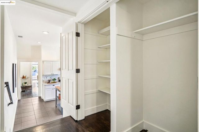 1054 54th St., Oakland, CA 94608