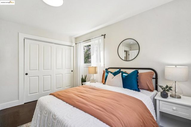 1054 54th St., Oakland, CA 94608