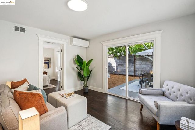 1054 54th St., Oakland, CA 94608