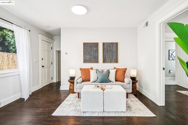 1054 54th St., Oakland, CA 94608