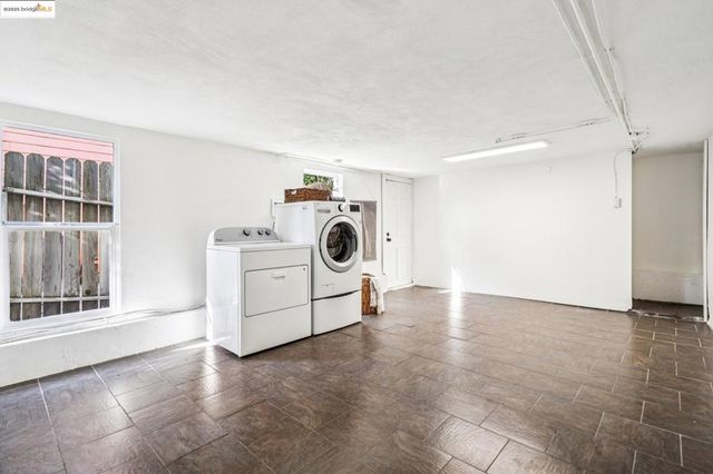 1054 54th St., Oakland, CA 94608