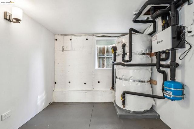 1054 54th St., Oakland, CA 94608