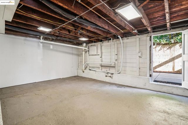 1054 54th St., Oakland, CA 94608