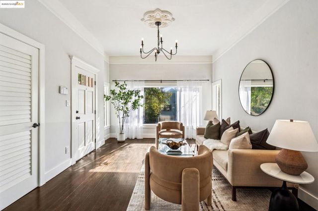 1054 54th St., Oakland, CA 94608