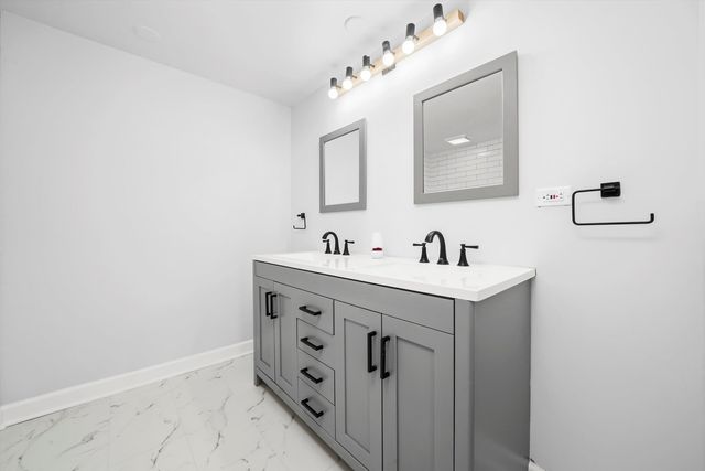 7234 W North Avenue 1806, Elmwood Park, IL 60707