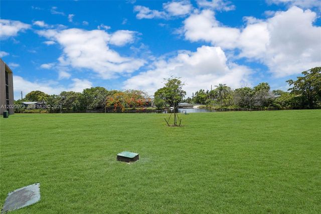10466 Sunrise Lakes Blvd 107, Sunrise, FL 33322