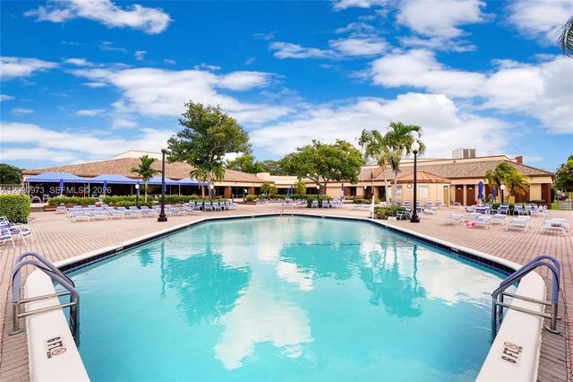 10466 Sunrise Lakes Blvd 107, Sunrise, FL 33322