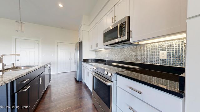 1409 Mockingbird Terrace Dr 403, Louisville, KY 40207