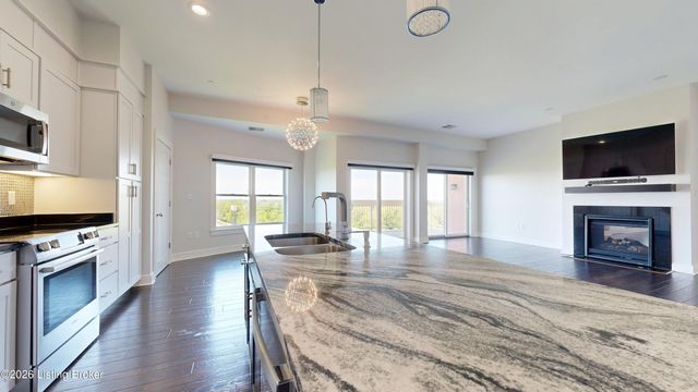 1409 Mockingbird Terrace Dr 403, Louisville, KY 40207
