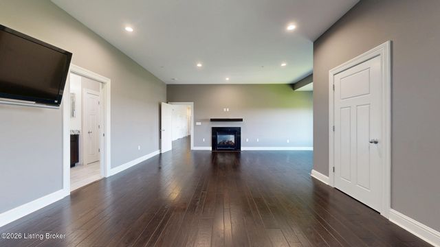 1409 Mockingbird Terrace Dr 403, Louisville, KY 40207