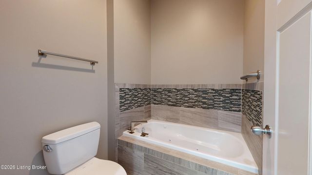 1409 Mockingbird Terrace Dr 403, Louisville, KY 40207