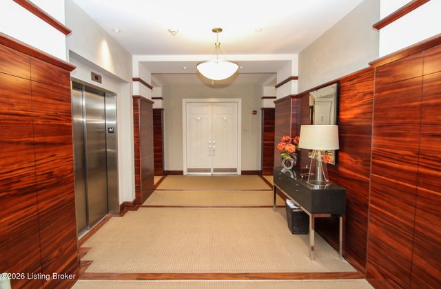 1409 Mockingbird Terrace Dr 403, Louisville, KY 40207