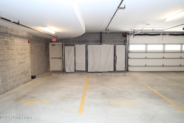 1409 Mockingbird Terrace Dr 403, Louisville, KY 40207