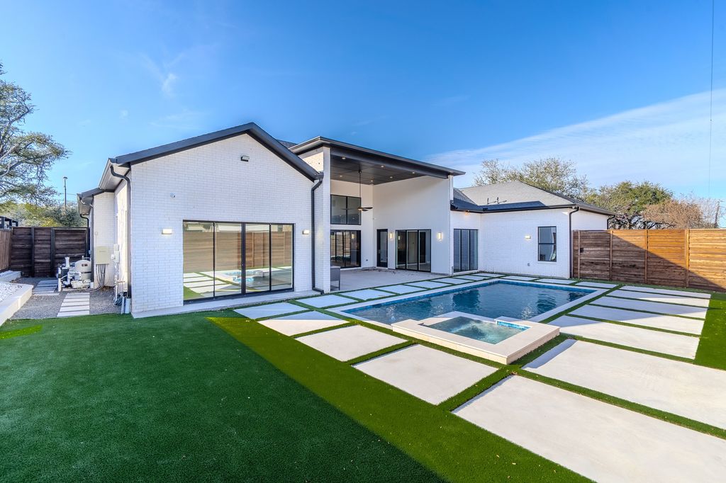 11232 Hillcrest Road, Dallas, TX 75230