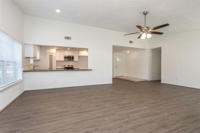 9410 Dundalk Street, Spring, TX 77379