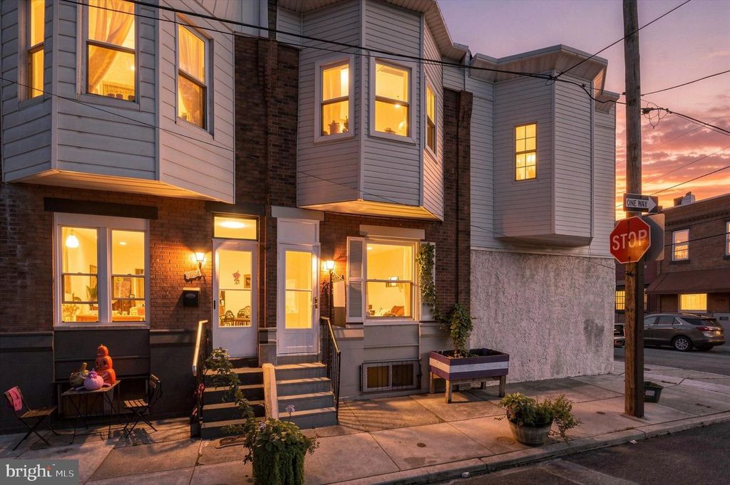 2066 EMILY ST, PHILADELPHIA, PA 19145 — photo 2