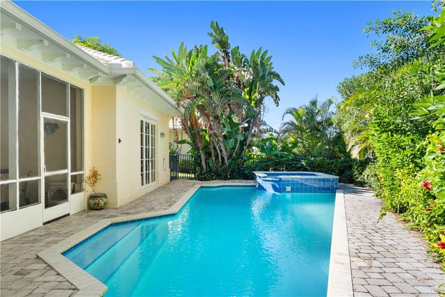 2802 Saint Barts Square, Vero Beach, FL 32967