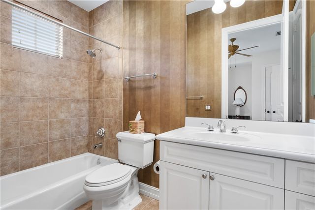 2802 Saint Barts Square, Vero Beach, FL 32967