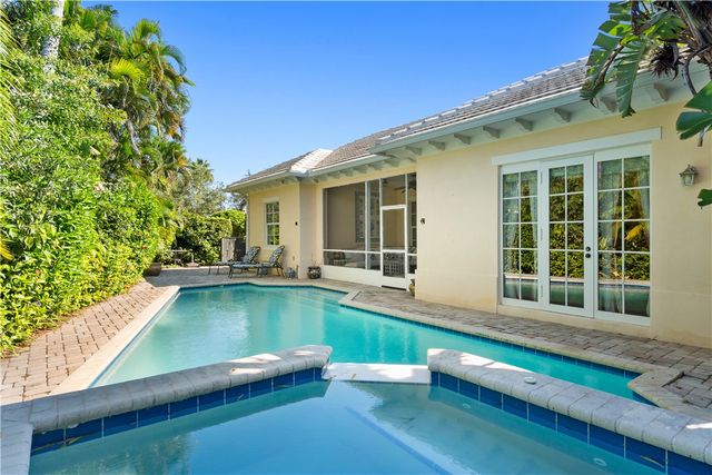 2802 Saint Barts Square, Vero Beach, FL 32967