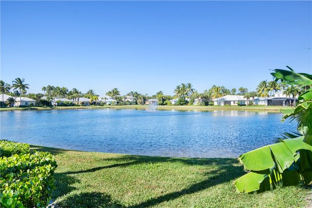 2802 Saint Barts Square, Vero Beach, FL 32967