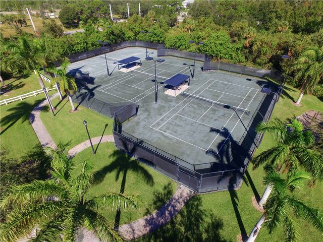 2802 Saint Barts Square, Vero Beach, FL 32967