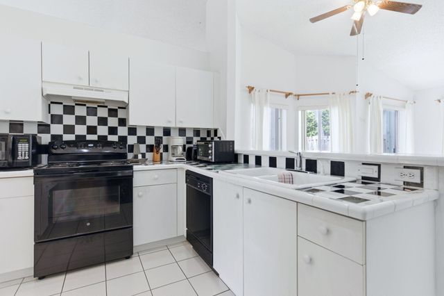 3800 NW 10th Street, Delray Beach, FL 33445