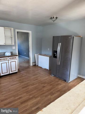 10818 1ST ST, Fairfax, VA 22030