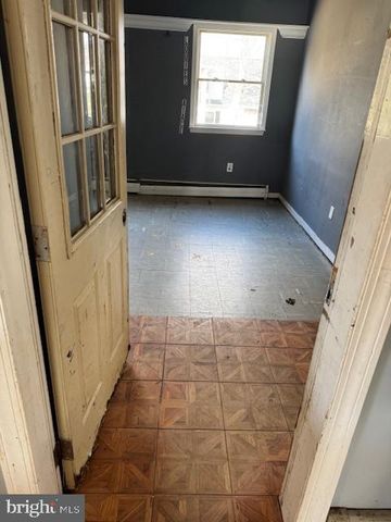 10818 1ST ST, Fairfax, VA 22030