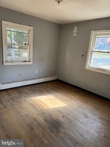 10818 1ST ST, Fairfax, VA 22030