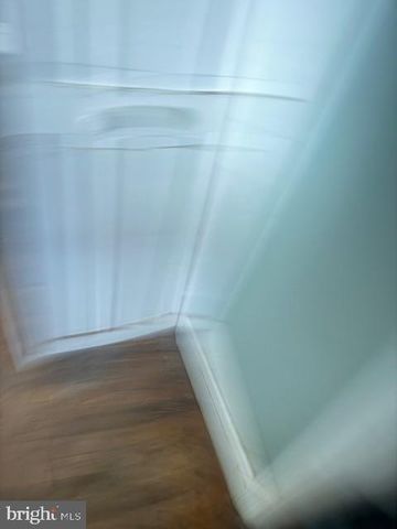 10818 1ST ST, Fairfax, VA 22030