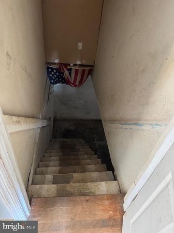 10818 1ST ST, Fairfax, VA 22030