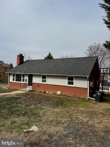 10818 1ST ST, Fairfax, VA 22030