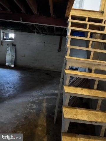 10818 1ST ST, Fairfax, VA 22030