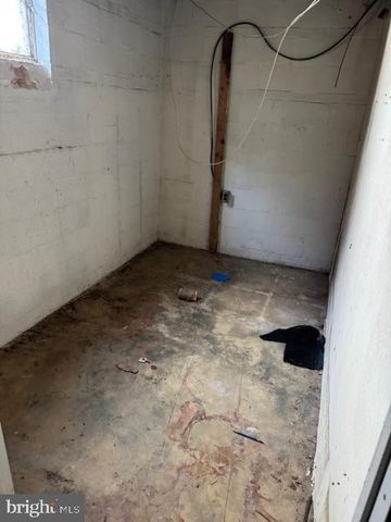 10818 1ST ST, Fairfax, VA 22030