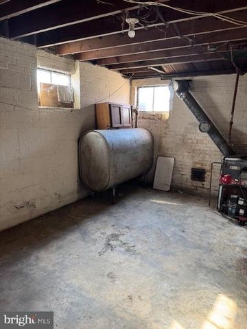 10818 1ST ST, Fairfax, VA 22030