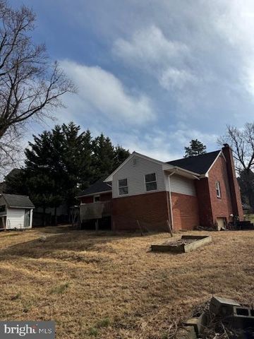 10818 1ST ST, Fairfax, VA 22030