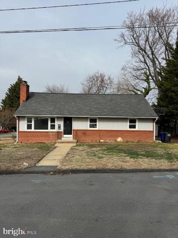 10818 1ST ST, Fairfax, VA 22030