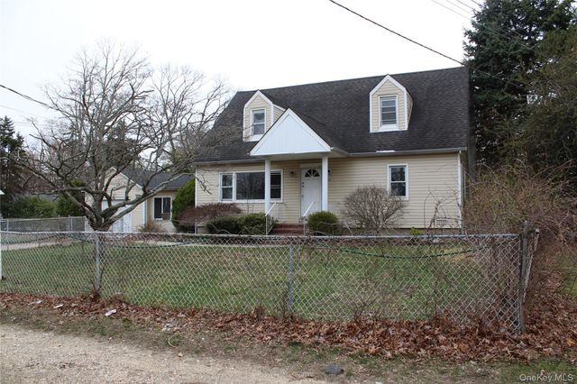 1354 Manor Lane, Bay Shore, NY 11706