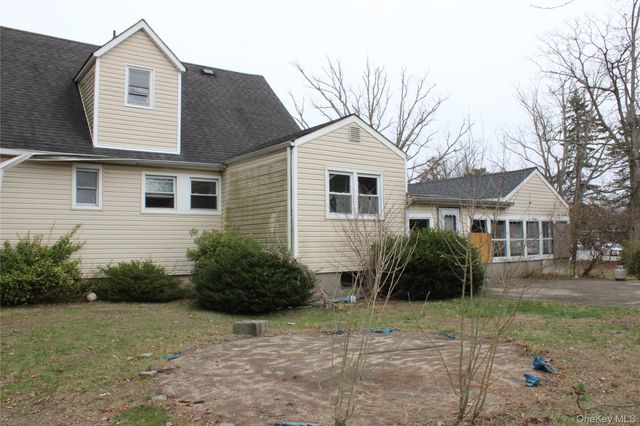 1354 Manor Lane, Bay Shore, NY 11706